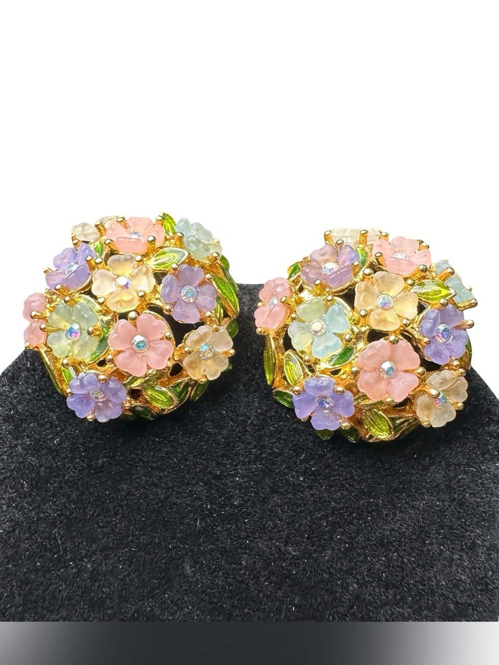 Vtg Joan Rivers Gold Tone Pastel Lucite Flower Ball Hydrangea Clip On Earrings